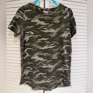 Pink Brand Camo T-shirt. Size M.